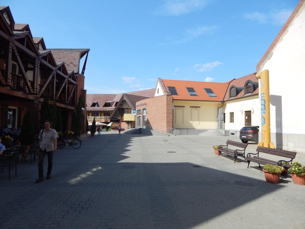 Kálvin Vendégszobák Debrecen Exterior foto